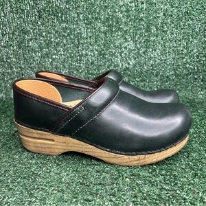 NEW - Dansko Stappled Clog 37 / 6.5-7 Women Dark Green Leather / Honey Tan Sole